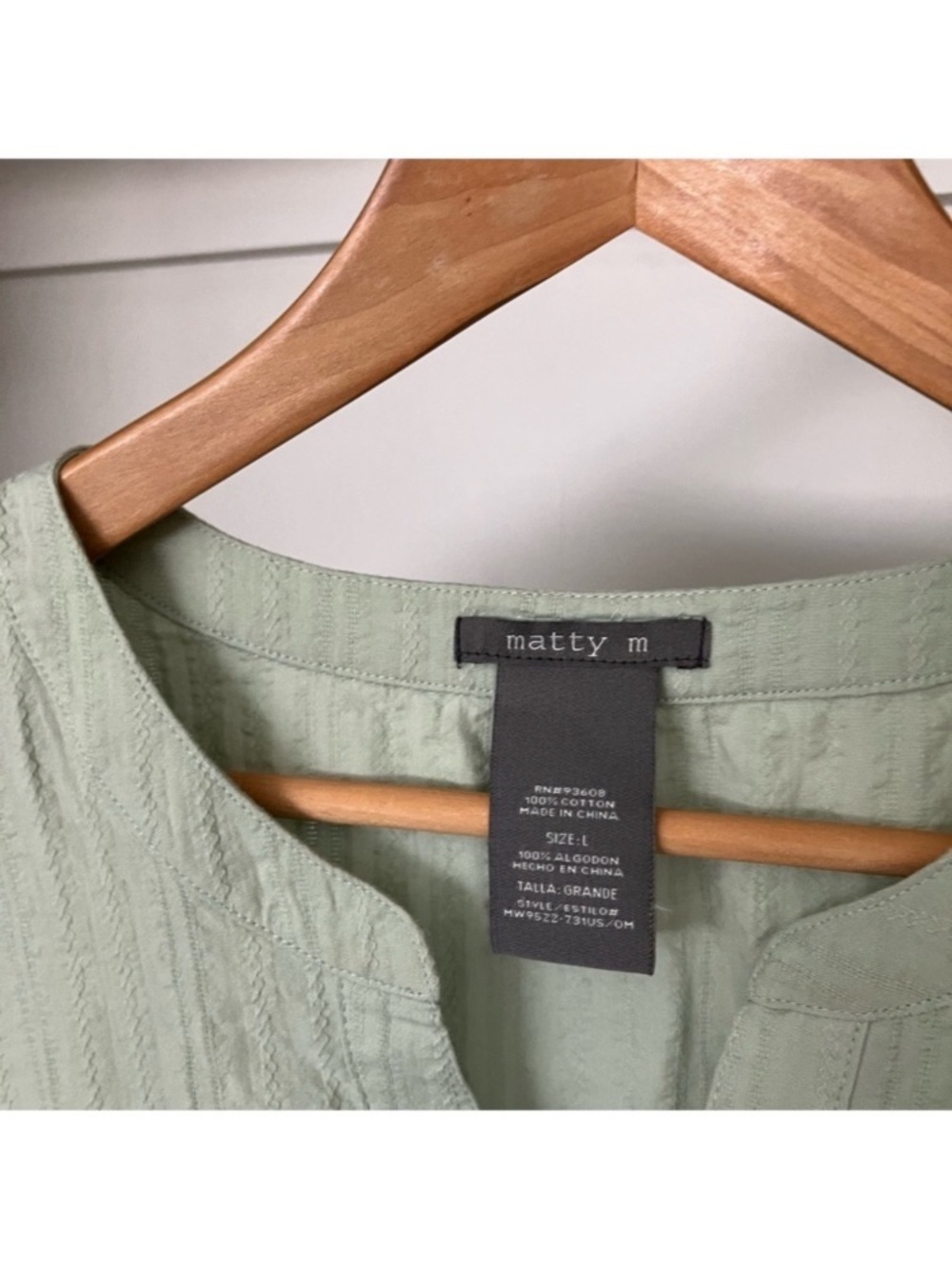 Matty M Light Sage Green Split-Neck Tunic summer top size L - Picture 6 of 7